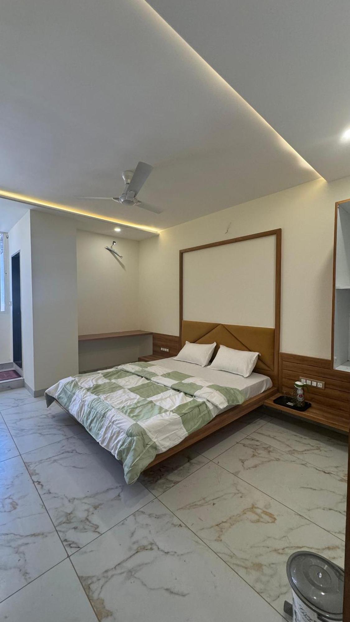 Hotel Prakasham Ujjain Exterior photo